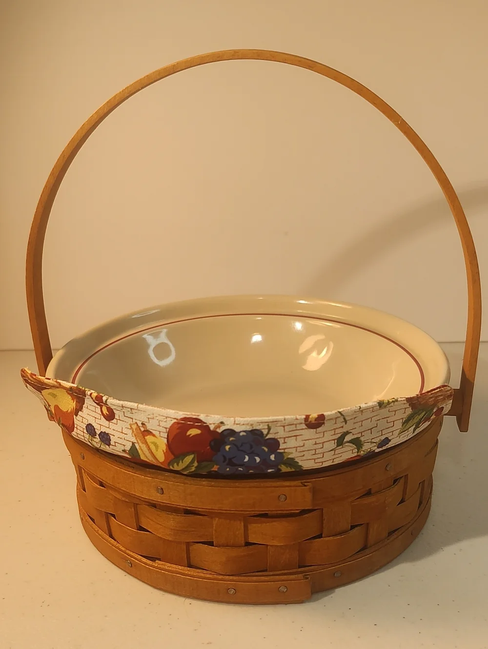 Longaberger Small Round Pie Basket With Fruit Basket Liner & Small Pie Plate